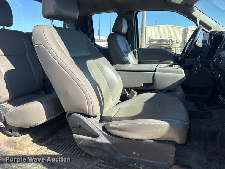 image for item DQ4327 2018 Ford F250 Super Duty Ext. Cab utility bed pickup truck