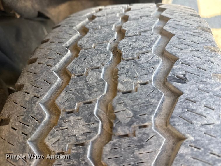 image for item DQ4327 2018 Ford F250 Super Duty Ext. Cab utility bed pickup truck