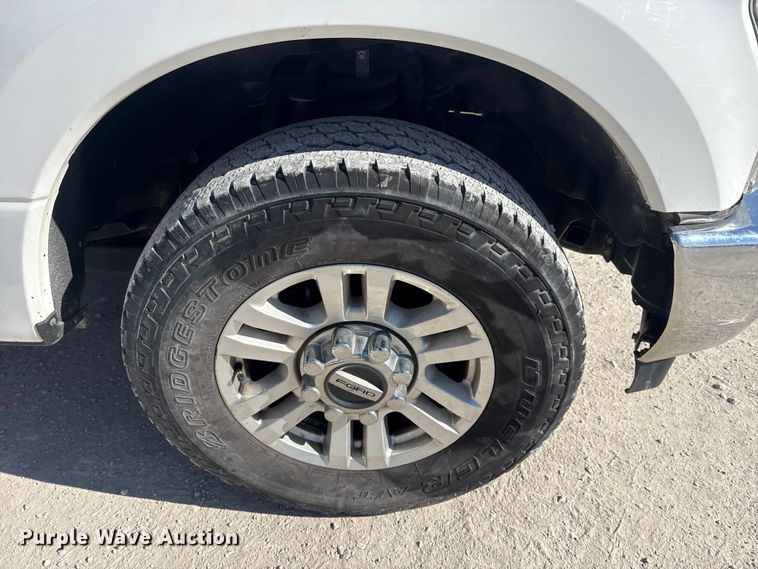 image for item DQ4327 2018 Ford F250 Super Duty Ext. Cab utility bed pickup truck