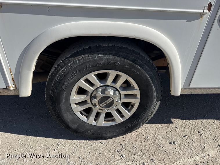 image for item DQ4327 2018 Ford F250 Super Duty Ext. Cab utility bed pickup truck