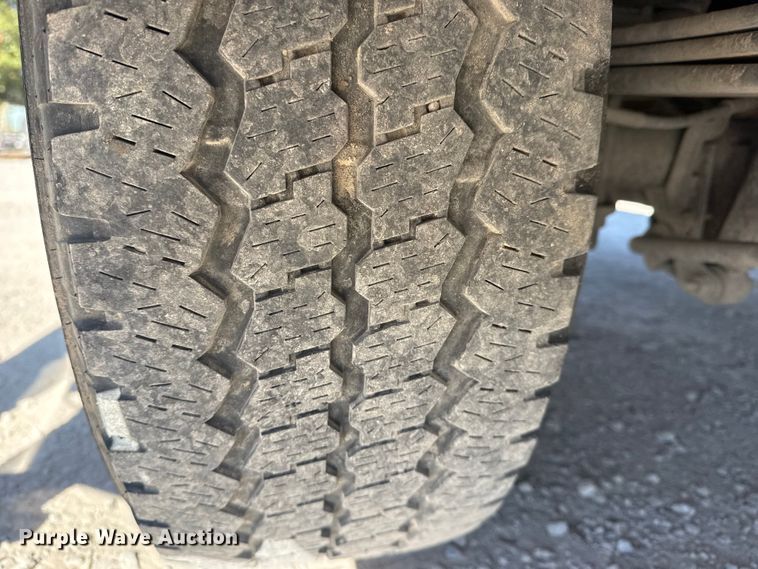 image for item DQ4327 2018 Ford F250 Super Duty Ext. Cab utility bed pickup truck