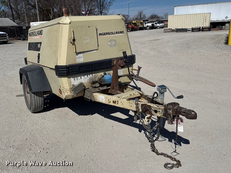 image for item DQ4330 2000 Ingersoll Rand P185 air compressor