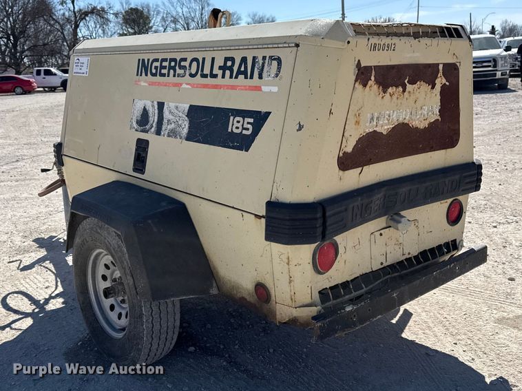 image for item DQ4330 2000 Ingersoll Rand P185 air compressor