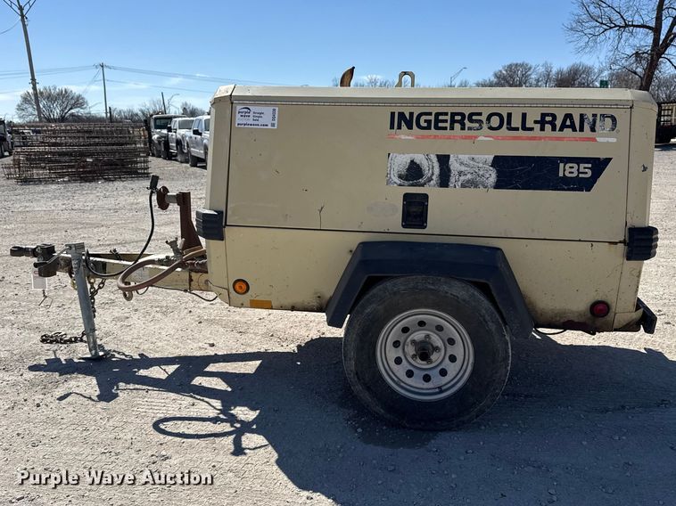image for item DQ4330 2000 Ingersoll Rand P185 air compressor
