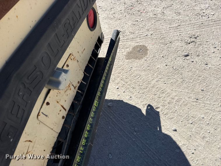 image for item DQ4330 2000 Ingersoll Rand P185 air compressor