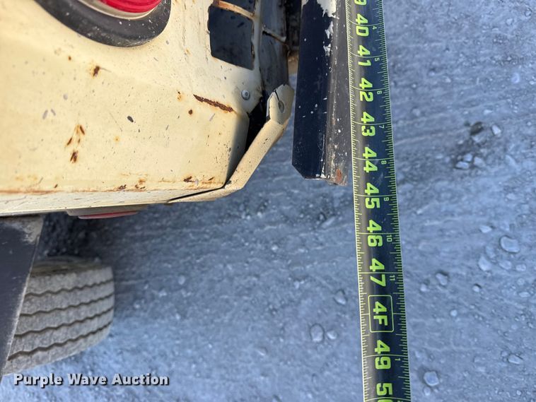 image for item DQ4330 2000 Ingersoll Rand P185 air compressor