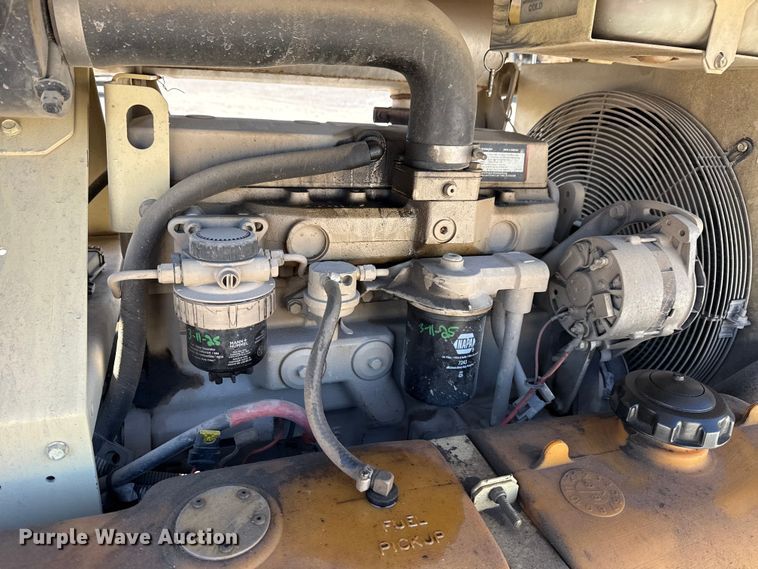 image for item DQ4330 2000 Ingersoll Rand P185 air compressor