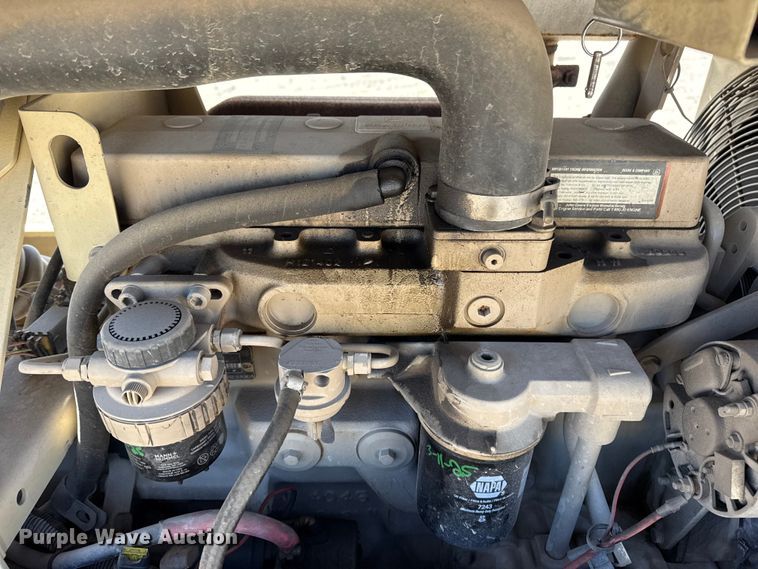 image for item DQ4330 2000 Ingersoll Rand P185 air compressor