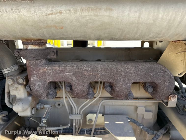 image for item DQ4330 2000 Ingersoll Rand P185 air compressor