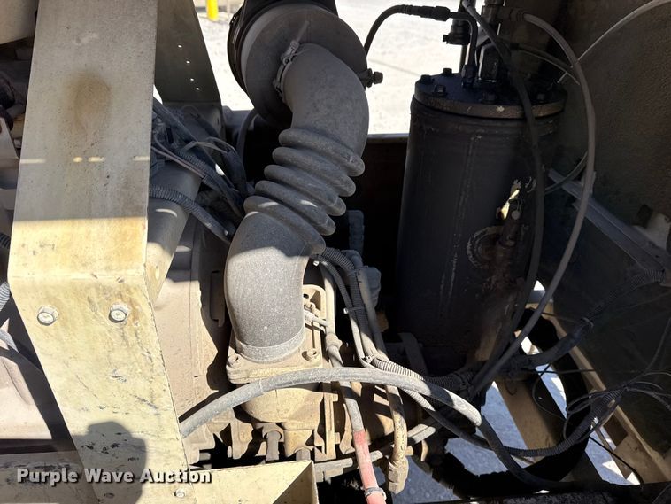 image for item DQ4330 2000 Ingersoll Rand P185 air compressor