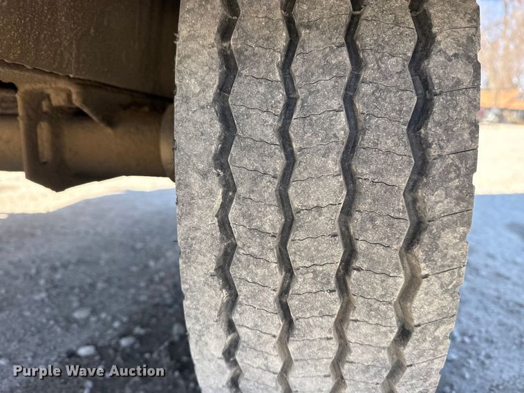 image for item DQ4330 2000 Ingersoll Rand P185 air compressor