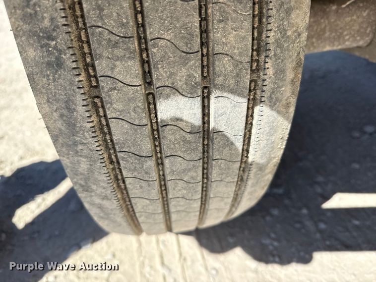 image for item DQ4330 2000 Ingersoll Rand P185 air compressor