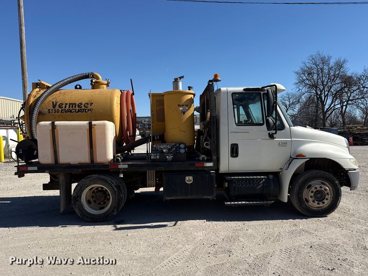 image for item DQ4332 2006 International 4300 flatbed truck with vacuum excavator