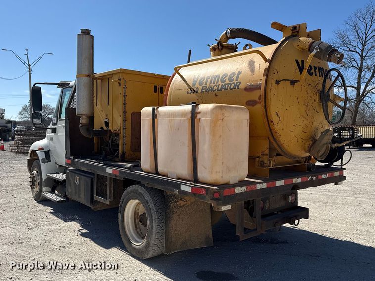 image for item DQ4332 2006 International 4300 flatbed truck with vacuum excavator