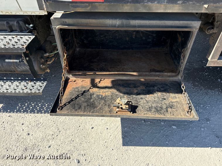 image for item DQ4332 2006 International 4300 flatbed truck with vacuum excavator