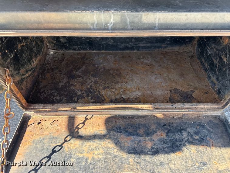 image for item DQ4332 2006 International 4300 flatbed truck with vacuum excavator