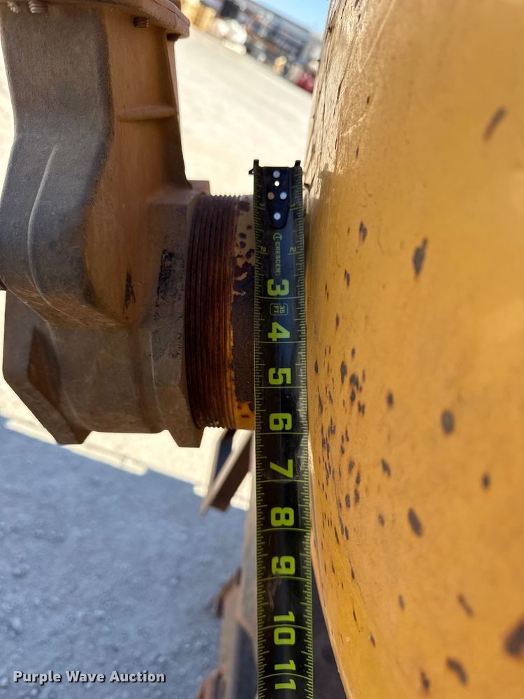 image for item DQ4332 2006 International 4300 flatbed truck with vacuum excavator