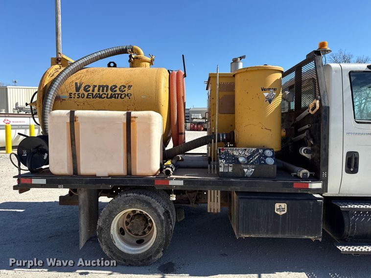 image for item DQ4332 2006 International 4300 flatbed truck with vacuum excavator