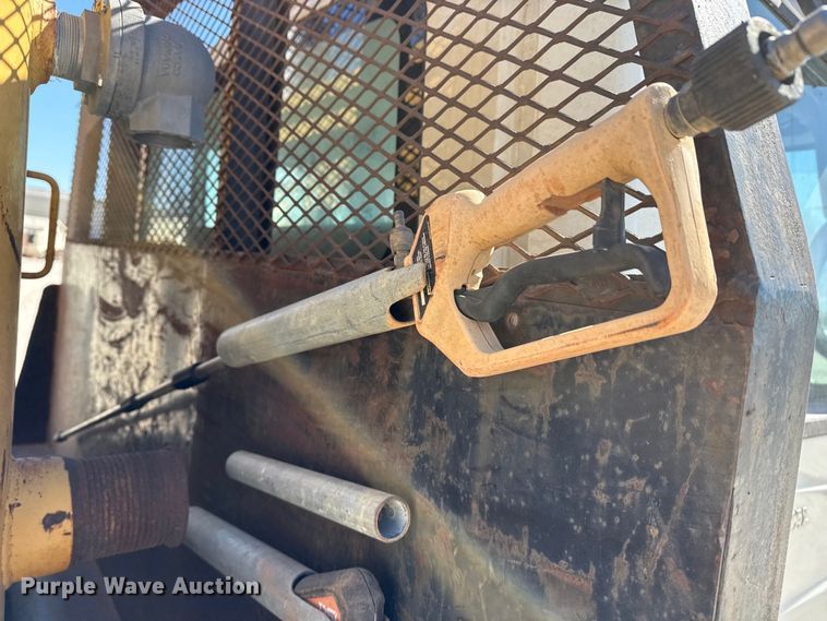 image for item DQ4332 2006 International 4300 flatbed truck with vacuum excavator