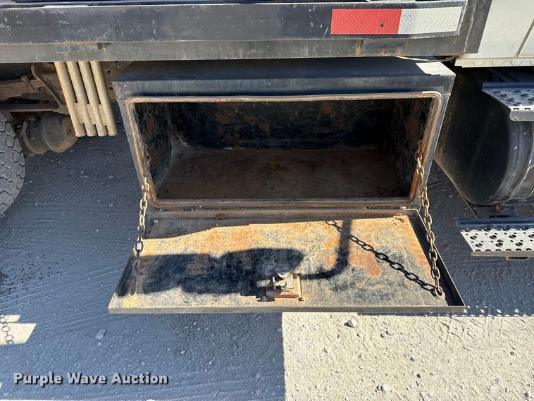 image for item DQ4332 2006 International 4300 flatbed truck with vacuum excavator