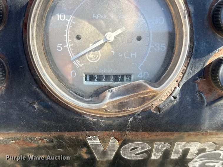 image for item DQ4332 2006 International 4300 flatbed truck with vacuum excavator