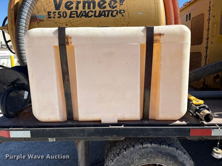 image for item DQ4332 2006 International 4300 flatbed truck with vacuum excavator