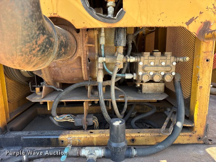 image for item DQ4332 2006 International 4300 flatbed truck with vacuum excavator