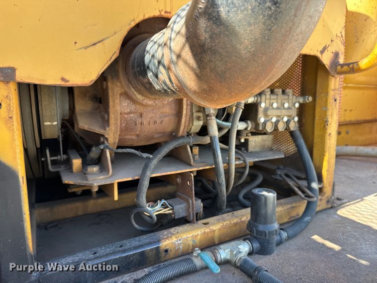 image for item DQ4332 2006 International 4300 flatbed truck with vacuum excavator