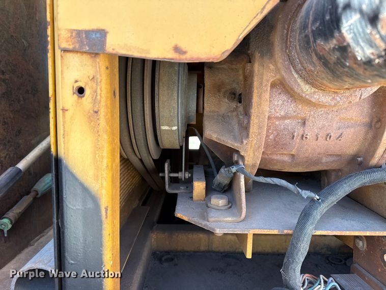 image for item DQ4332 2006 International 4300 flatbed truck with vacuum excavator