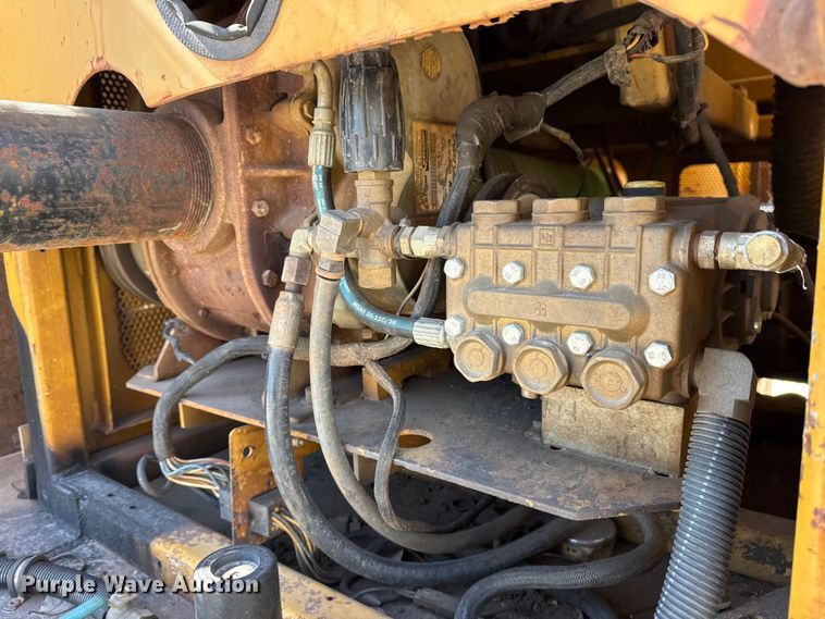 image for item DQ4332 2006 International 4300 flatbed truck with vacuum excavator