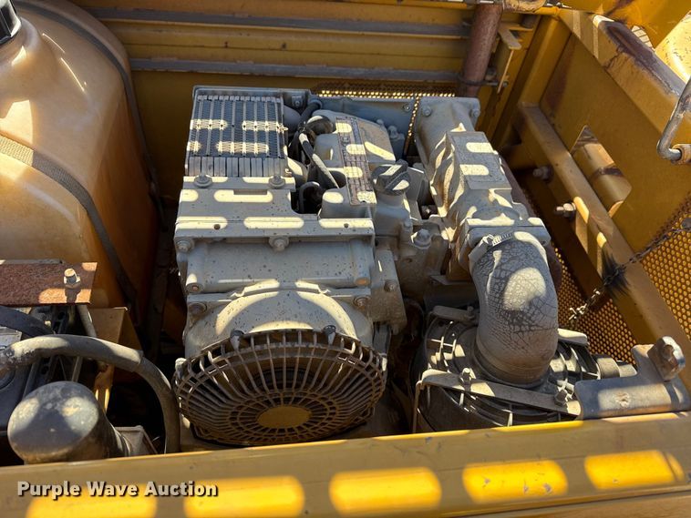 image for item DQ4332 2006 International 4300 flatbed truck with vacuum excavator