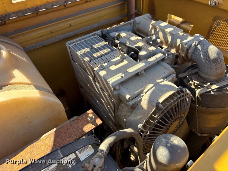 image for item DQ4332 2006 International 4300 flatbed truck with vacuum excavator