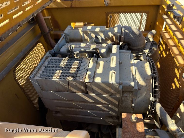 image for item DQ4332 2006 International 4300 flatbed truck with vacuum excavator