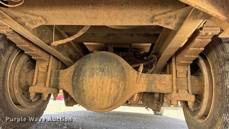 image for item DQ4332 2006 International 4300 flatbed truck with vacuum excavator