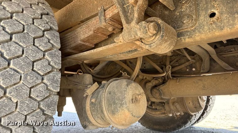 image for item DQ4332 2006 International 4300 flatbed truck with vacuum excavator