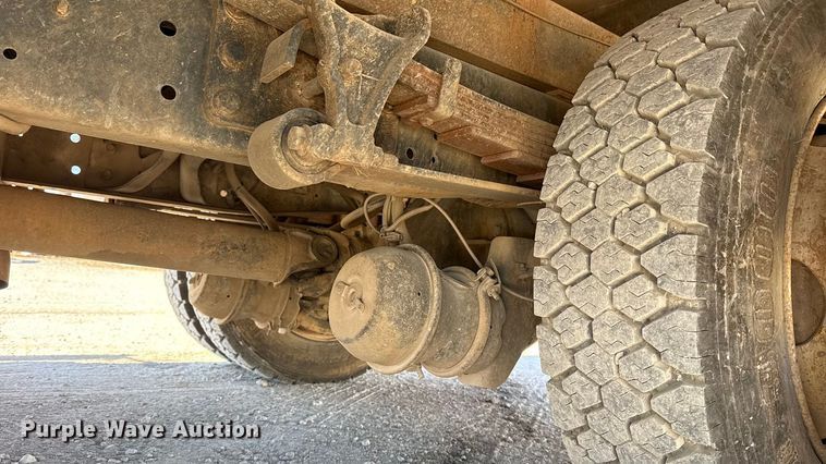 image for item DQ4332 2006 International 4300 flatbed truck with vacuum excavator