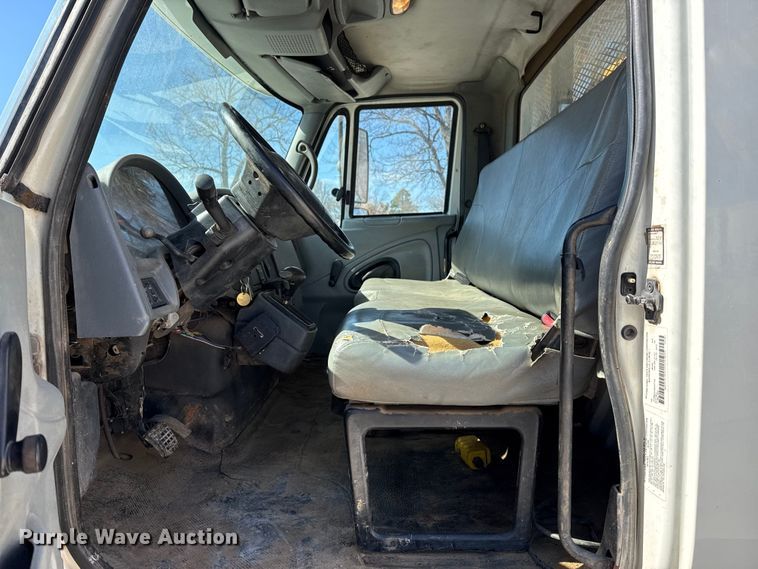 image for item DQ4332 2006 International 4300 flatbed truck with vacuum excavator