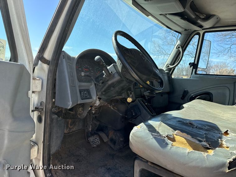 image for item DQ4332 2006 International 4300 flatbed truck with vacuum excavator