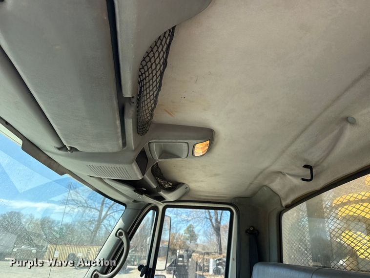 image for item DQ4332 2006 International 4300 flatbed truck with vacuum excavator