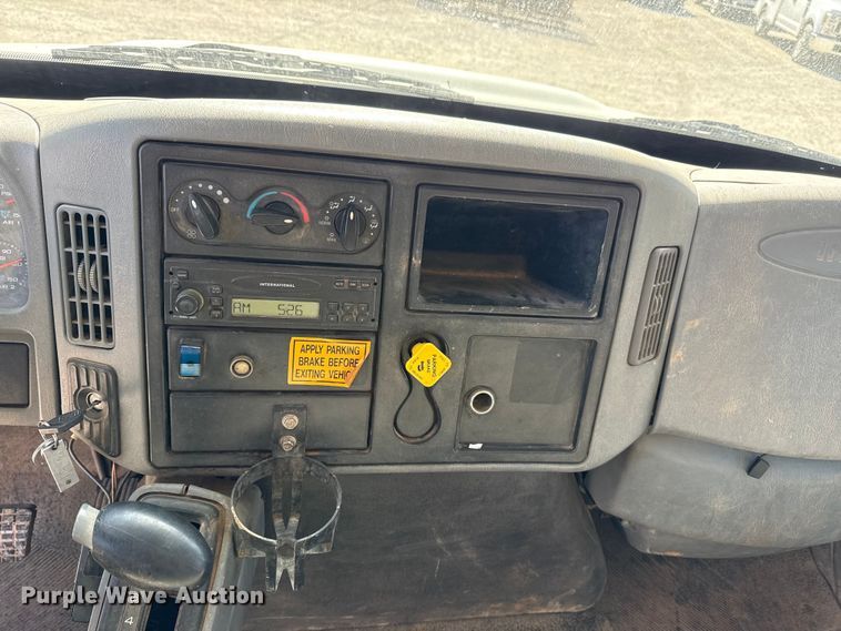 image for item DQ4332 2006 International 4300 flatbed truck with vacuum excavator