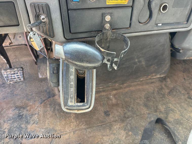 image for item DQ4332 2006 International 4300 flatbed truck with vacuum excavator