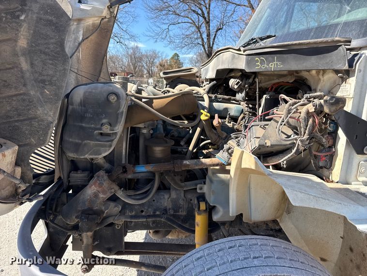 image for item DQ4332 2006 International 4300 flatbed truck with vacuum excavator