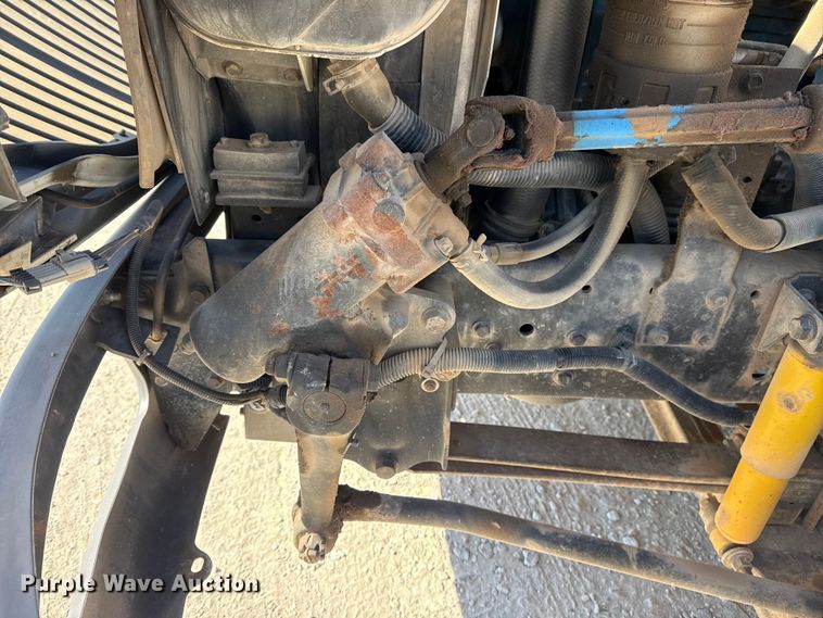 image for item DQ4332 2006 International 4300 flatbed truck with vacuum excavator