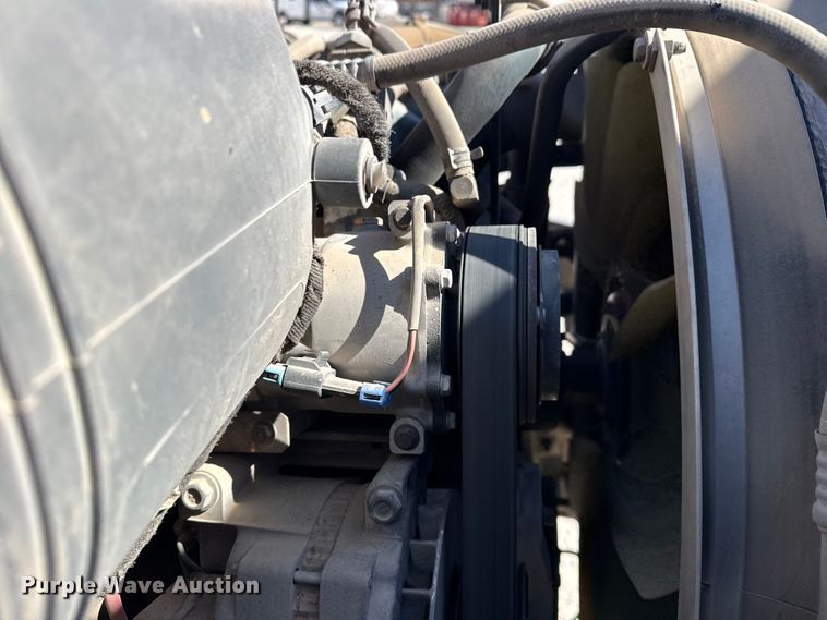 image for item DQ4332 2006 International 4300 flatbed truck with vacuum excavator