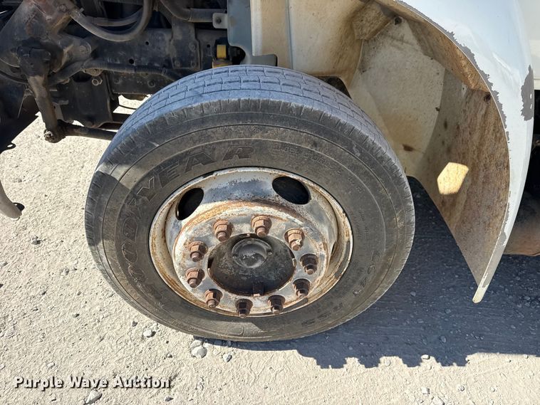 image for item DQ4332 2006 International 4300 flatbed truck with vacuum excavator