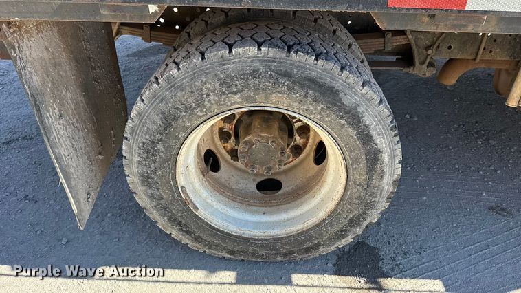 image for item DQ4332 2006 International 4300 flatbed truck with vacuum excavator