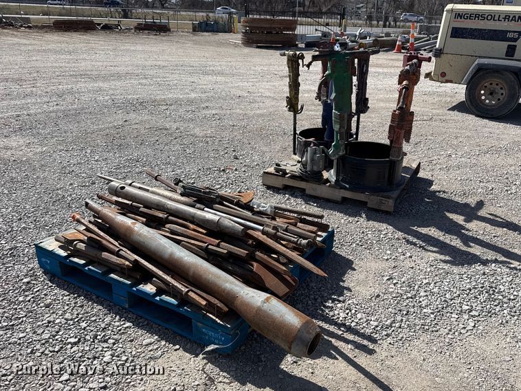 image for item DQ4335 (8) jack hammers