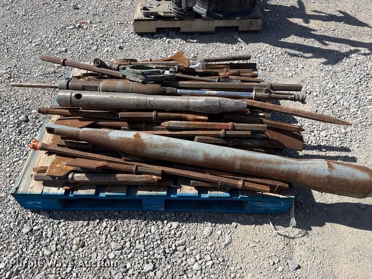 image for item DQ4335 (8) jack hammers