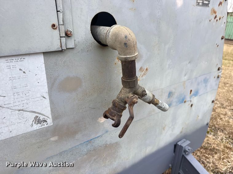 image for item DQ4359 1994 LeRoi International Inc. Q185JD-E air compressor