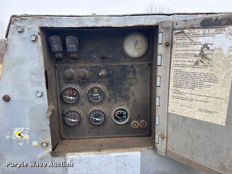 image for item DQ4359 1994 LeRoi International Inc. Q185JD-E air compressor